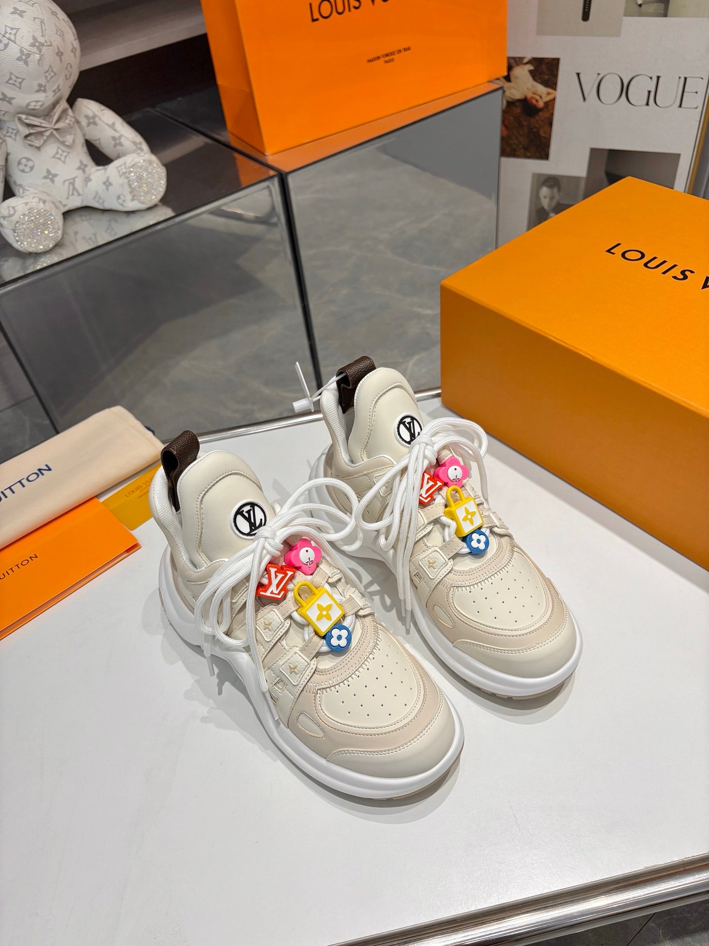 Z2Q105E437  Popular high-quality Shoes
