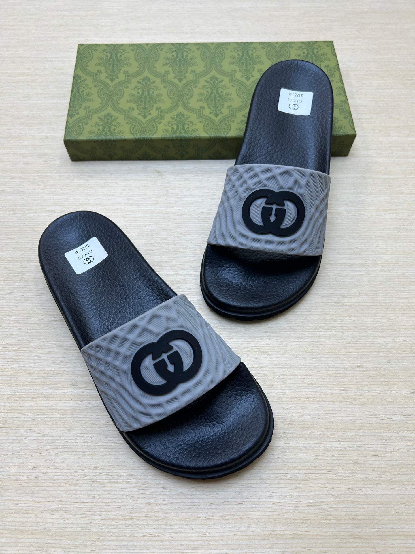 Z5R66B30 Popular Slippers