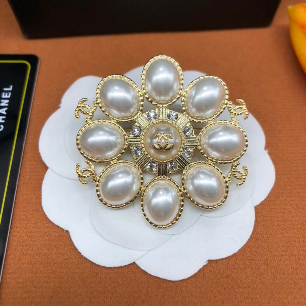 X14C852  Popular Brooch