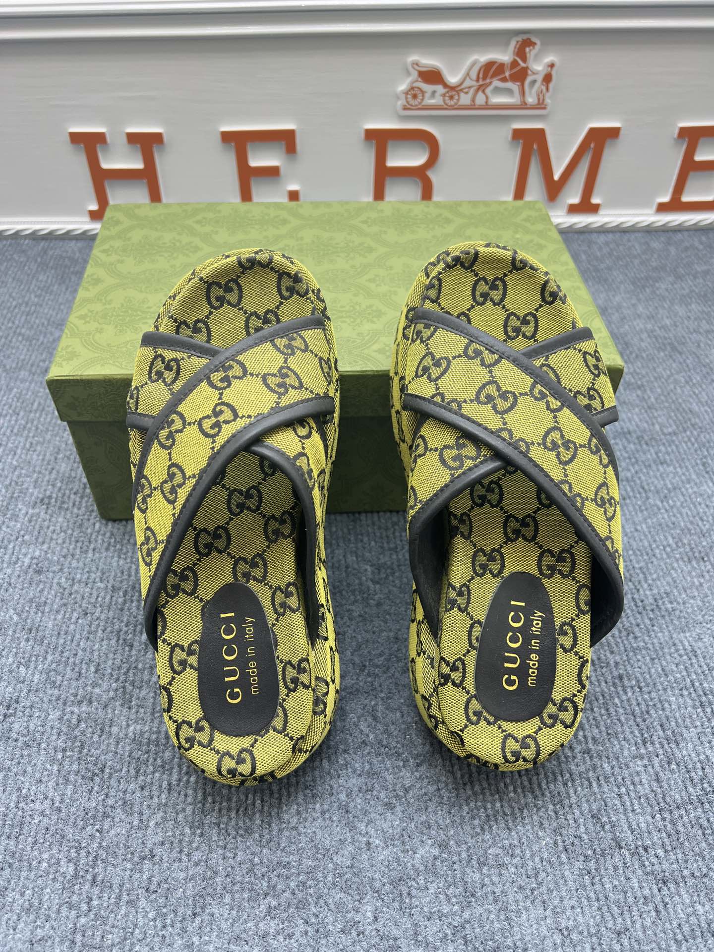 Z5YB69 Popular Slippers
