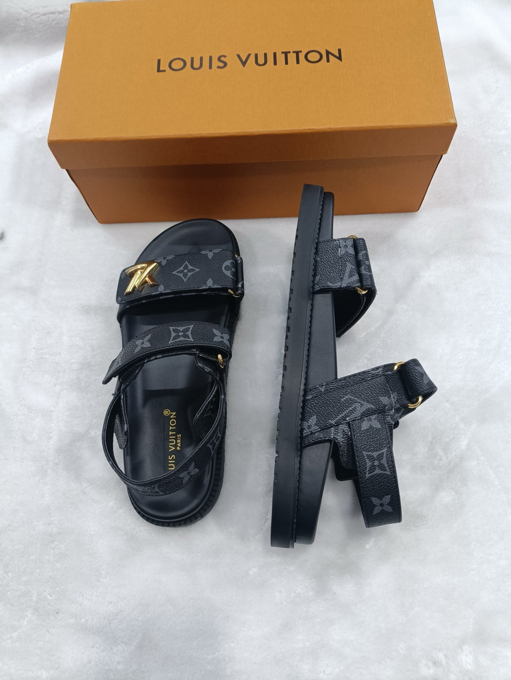 Z5LE211 Popular sandals
