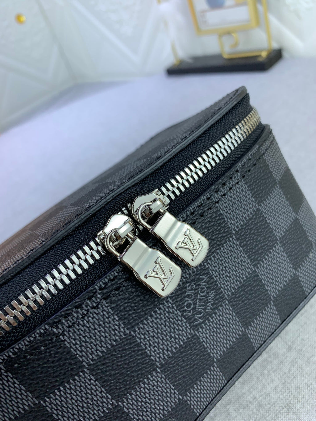 B1X34E272 Popular  leather bag 