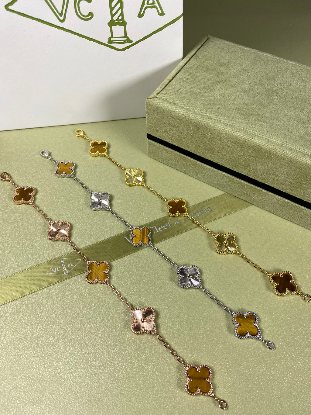 X5X94VA181K  Popular bracelets  5 flowers normal size1.5cm flower