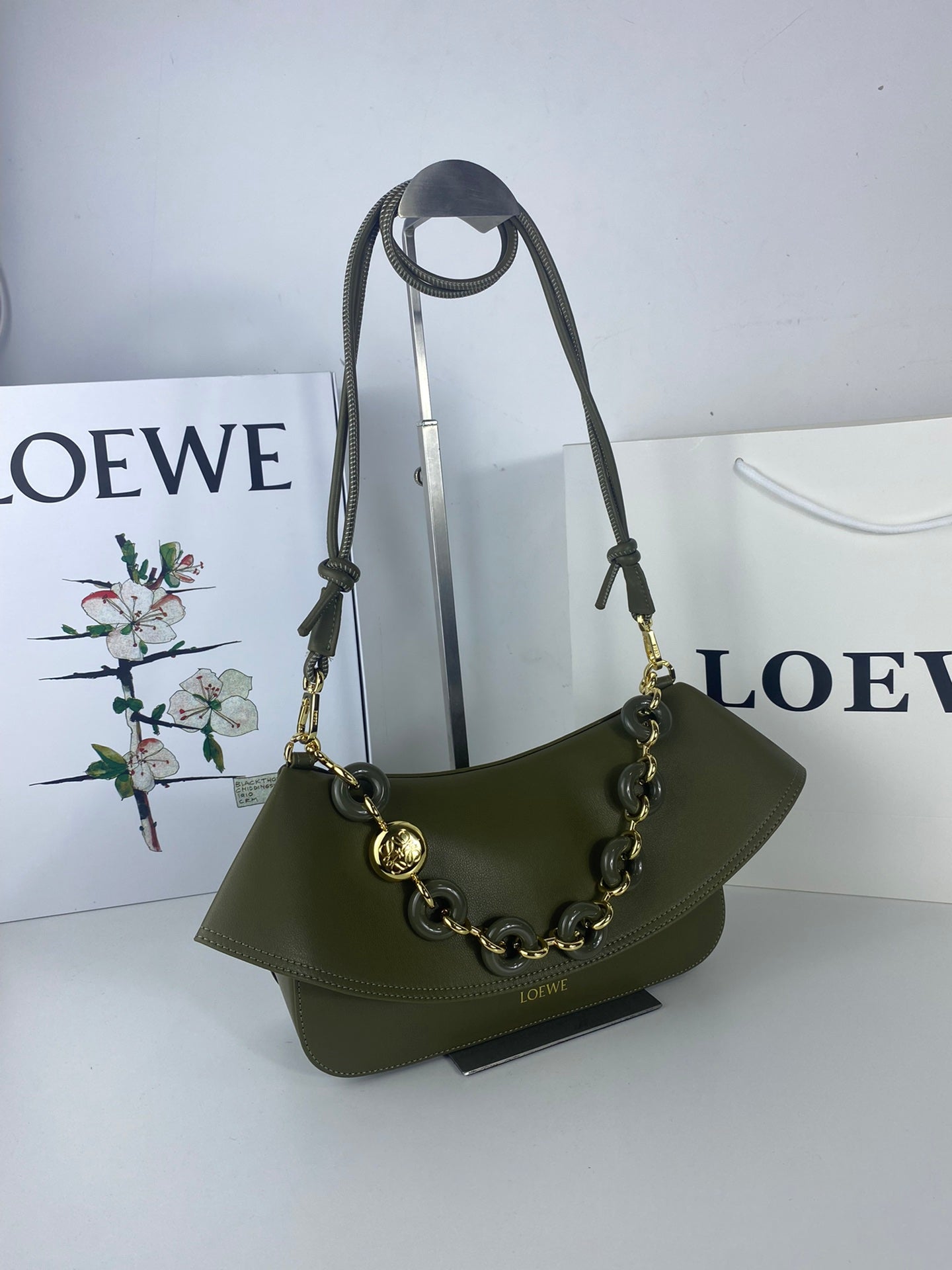 B1R66A11 Popular leather bag