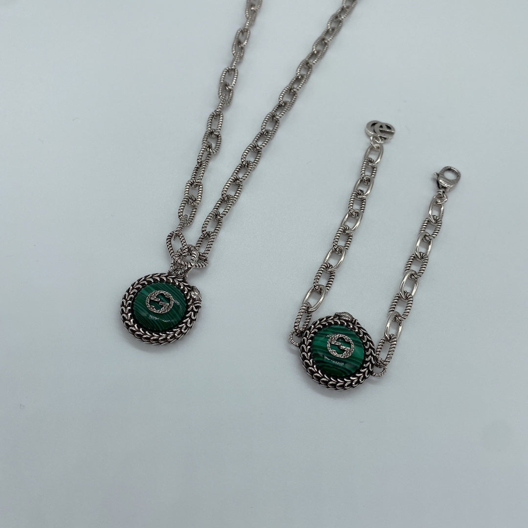 X1R75B40X Popular    Necklaces . Bracelets