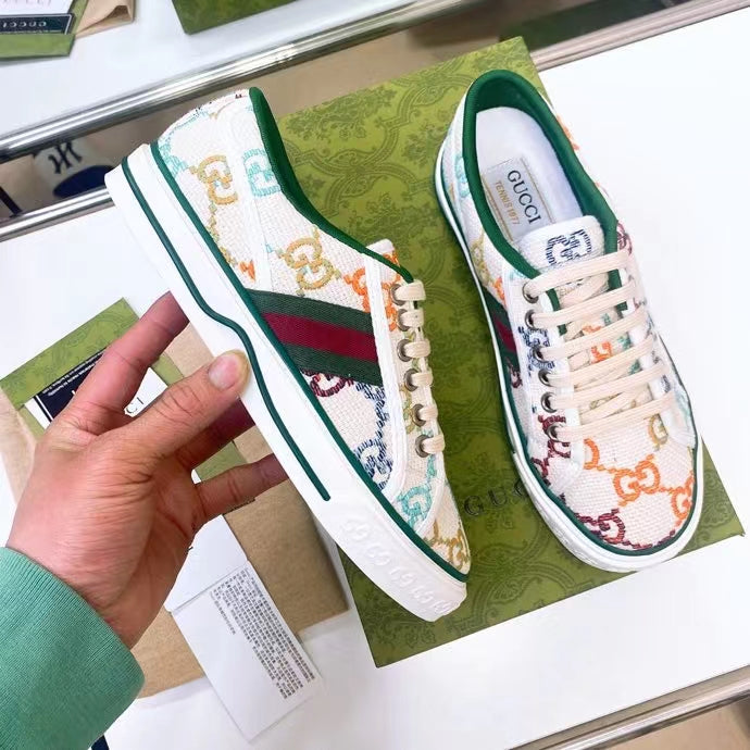 Z2YB49 Popular shoes