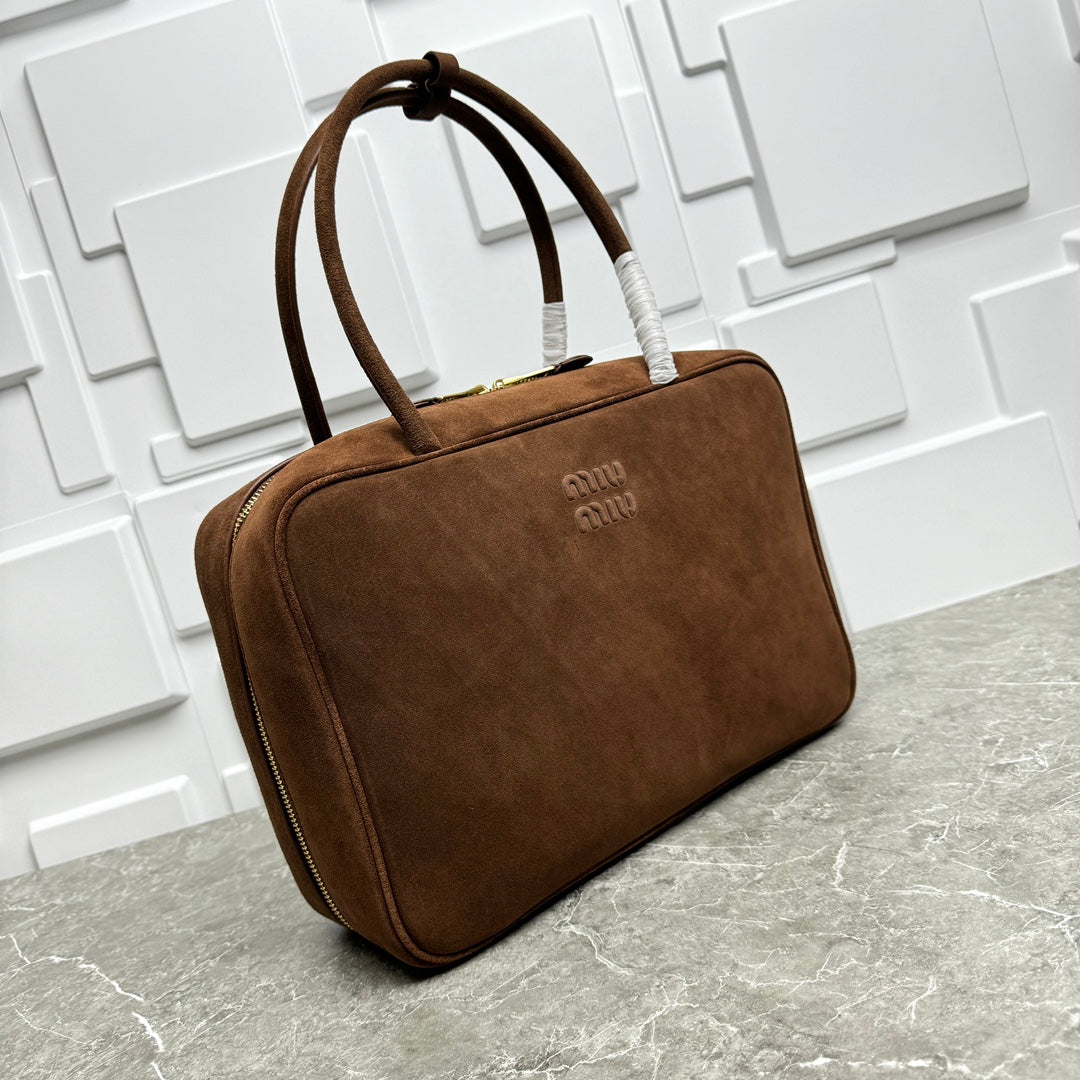B1P36A28 Popular chamois leather bag