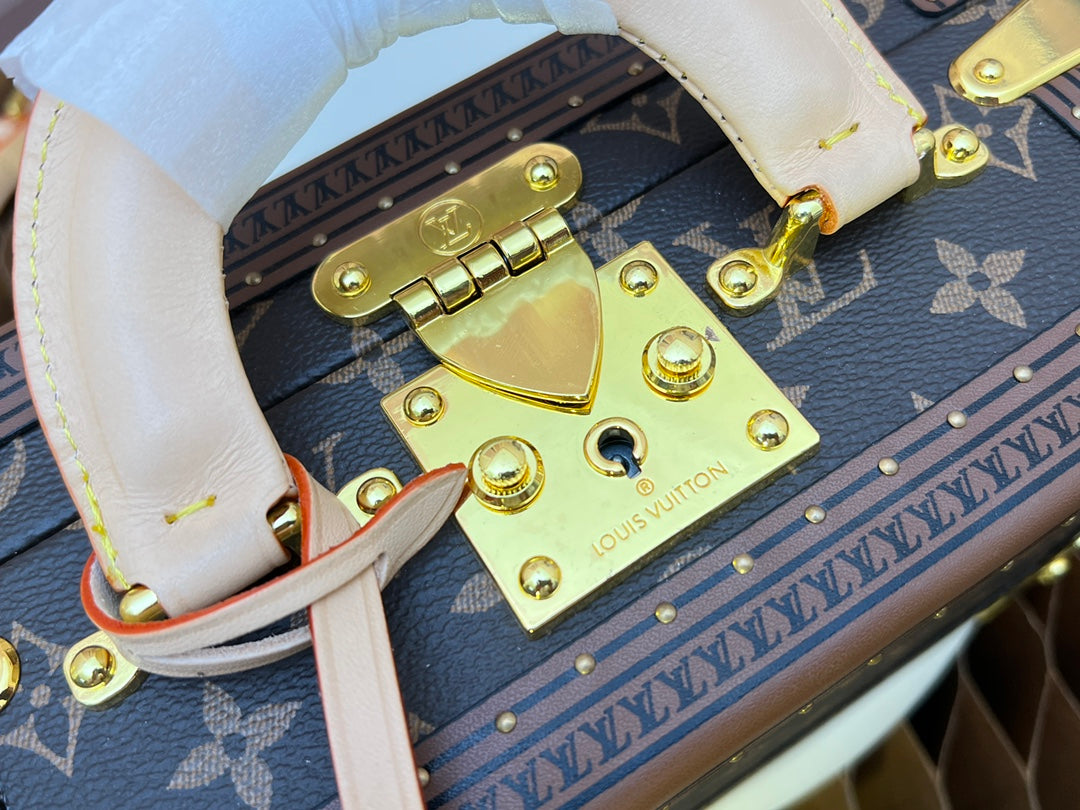 B1X34E276 Popular  leather bag 