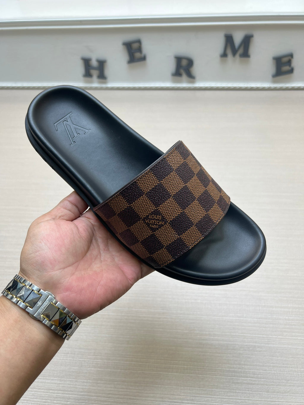 Z5ZE60 Popular slippers