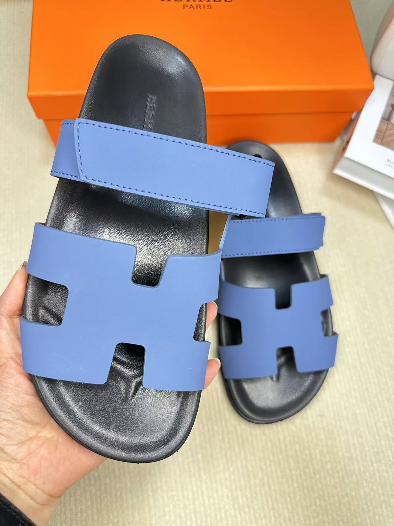 Z2Q55H26 Popular leather shoes