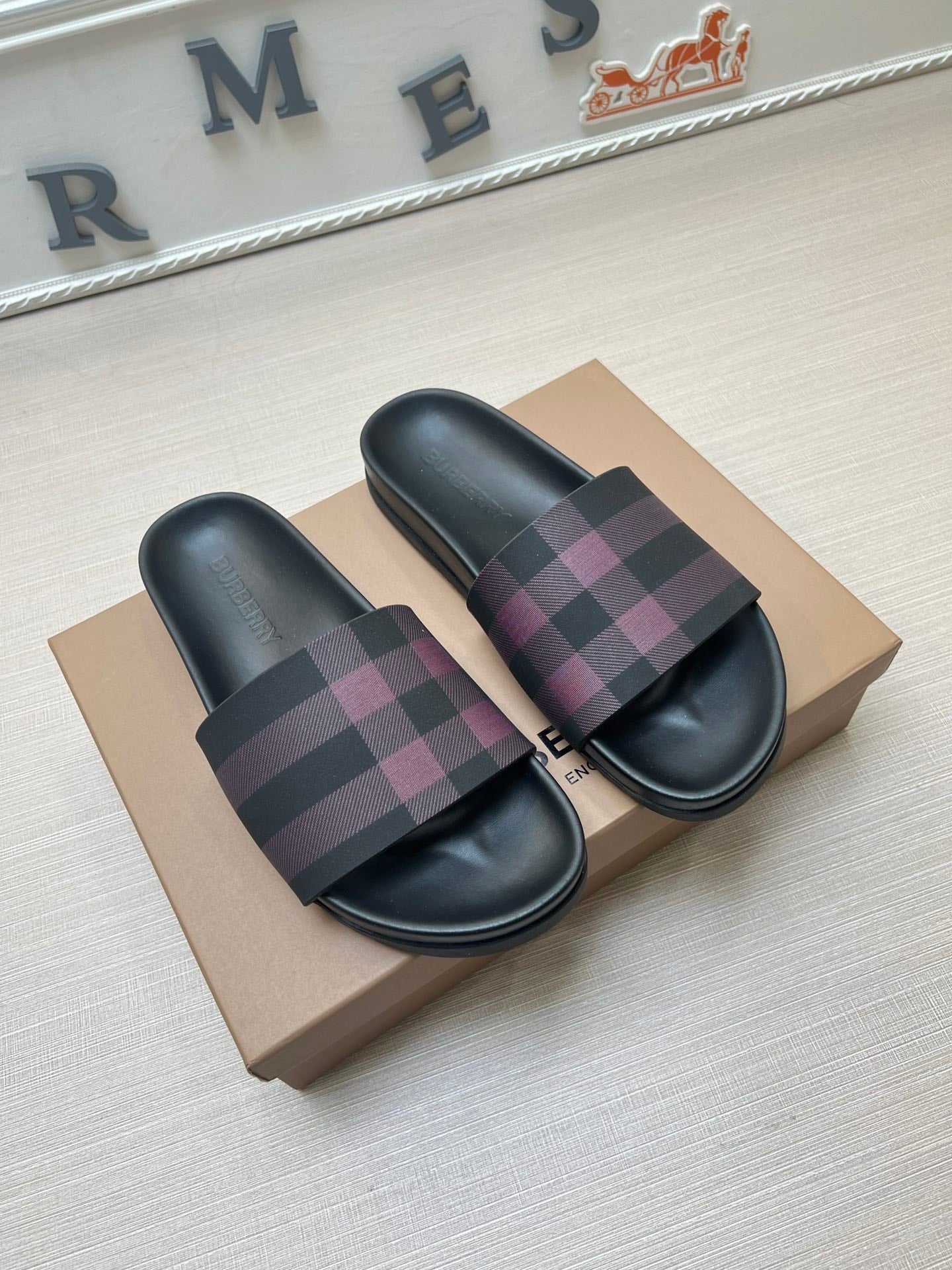 Z5ZR119 Popular slippers