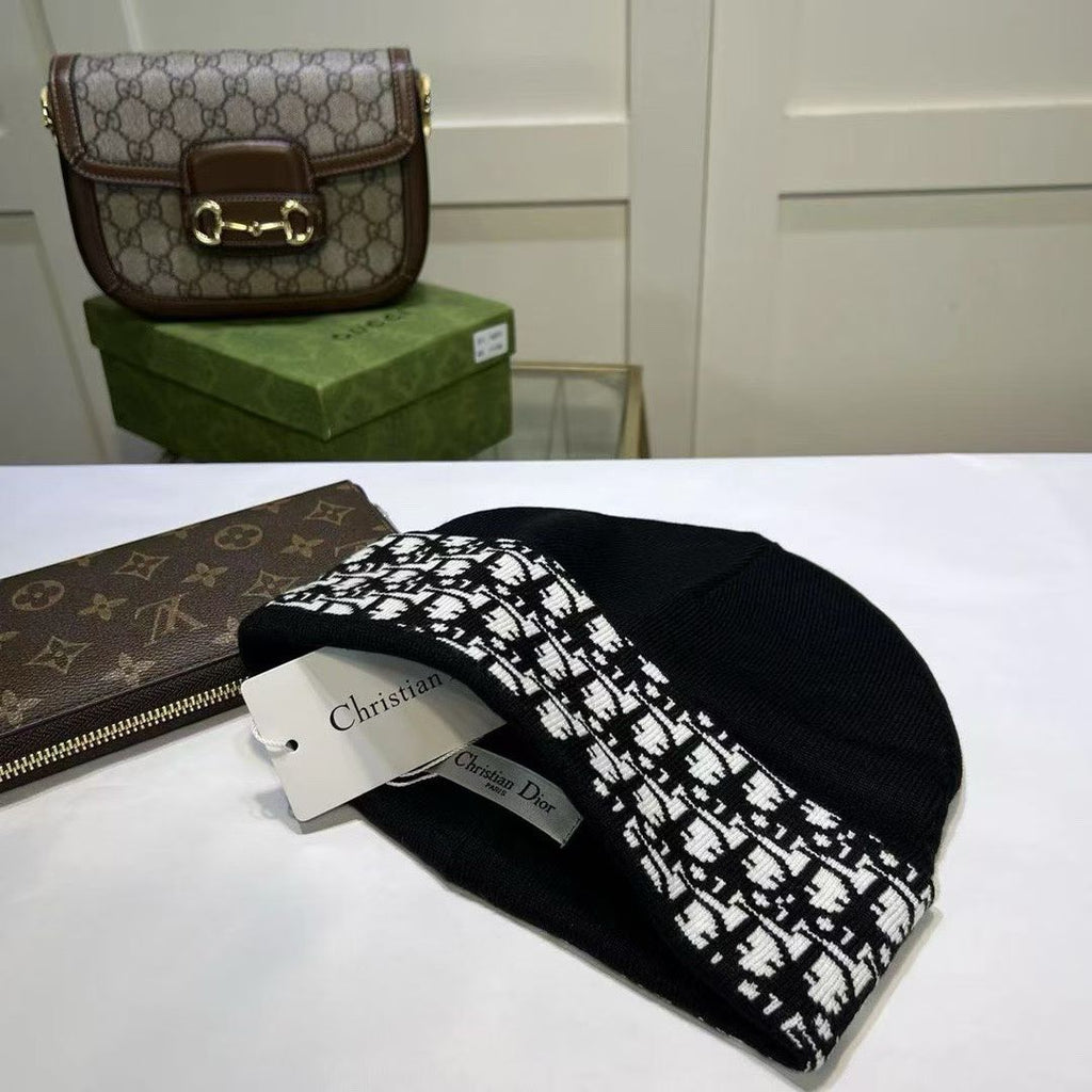 M1R86D37 Popular hats