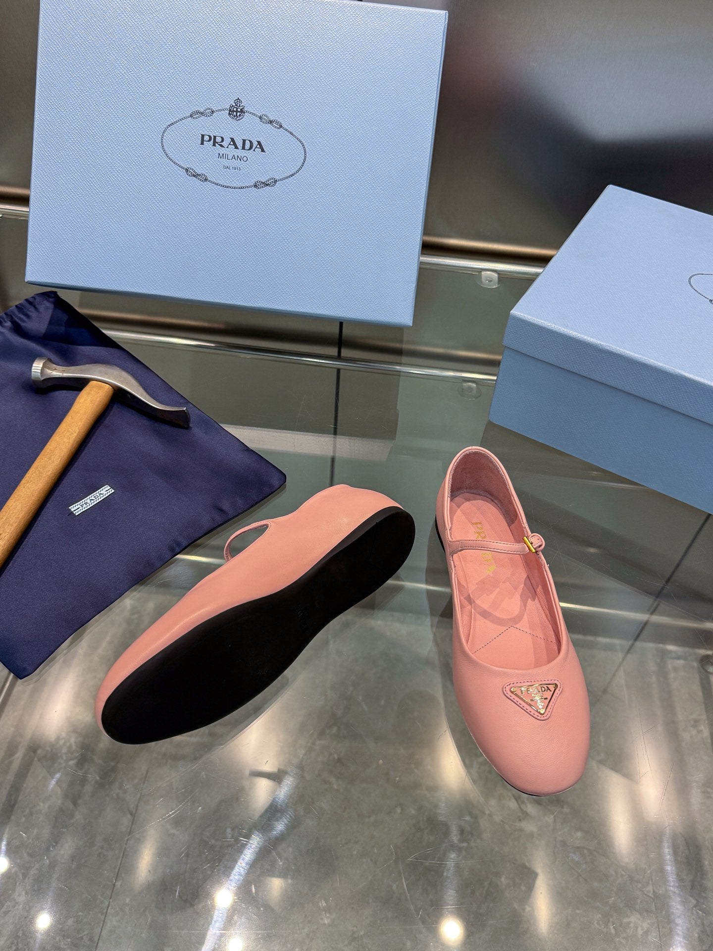 Z2Q105P381 Popular high-quality Shoes
