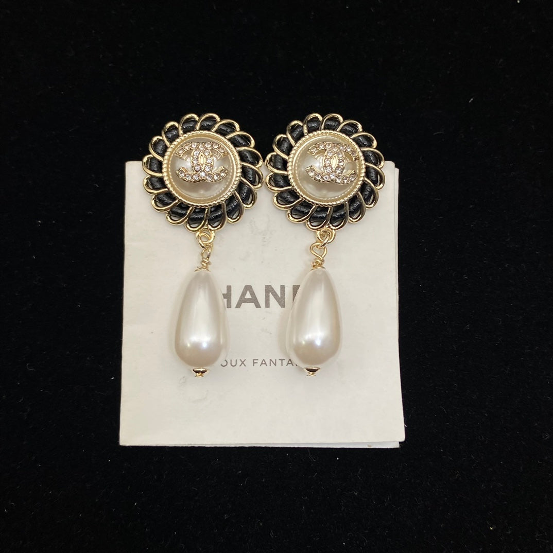 X1Z94C681E Popular Earrings