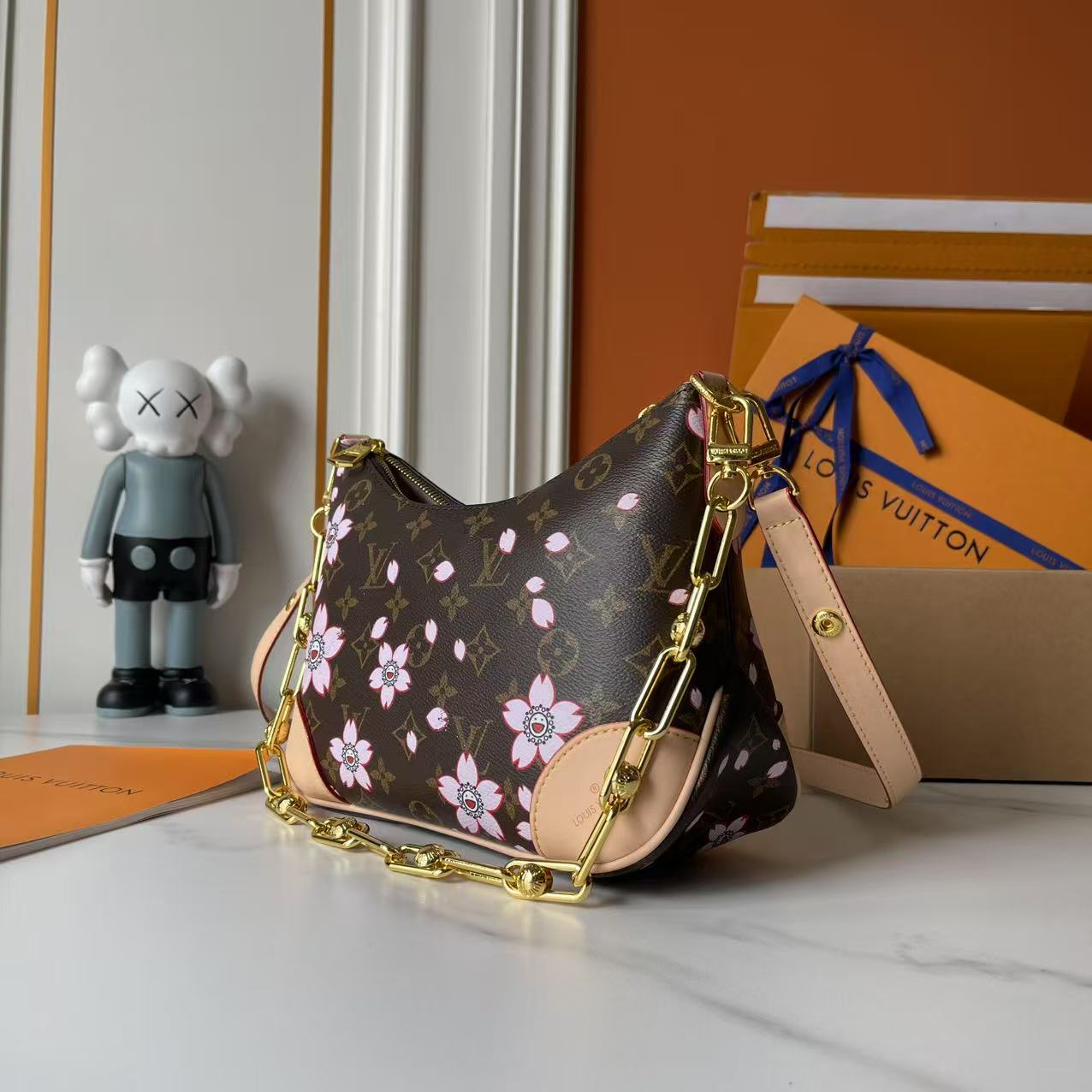 B1R76E01 Popular leather bag