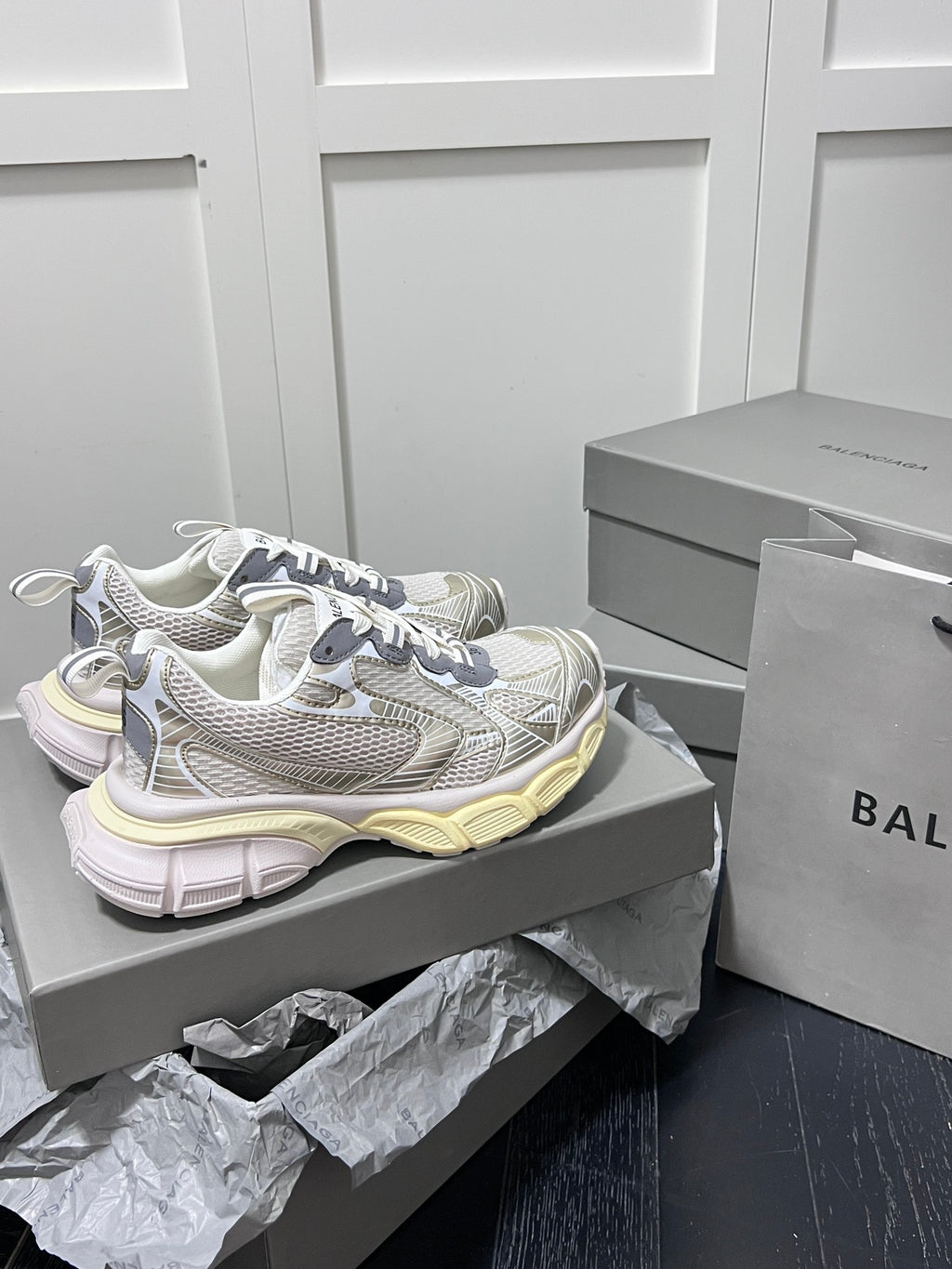 Z1Z54J115 Popular shoes