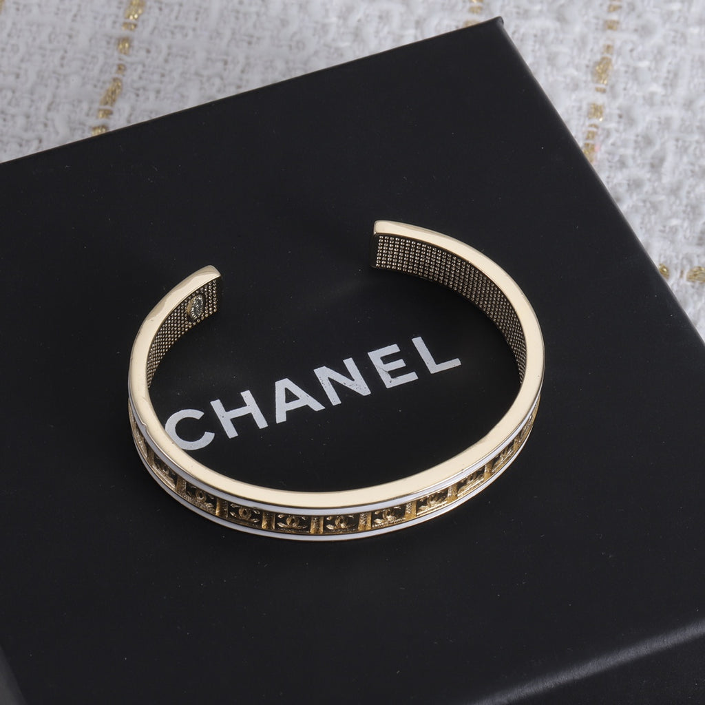 X1Z34C315K  Popular Bracelets