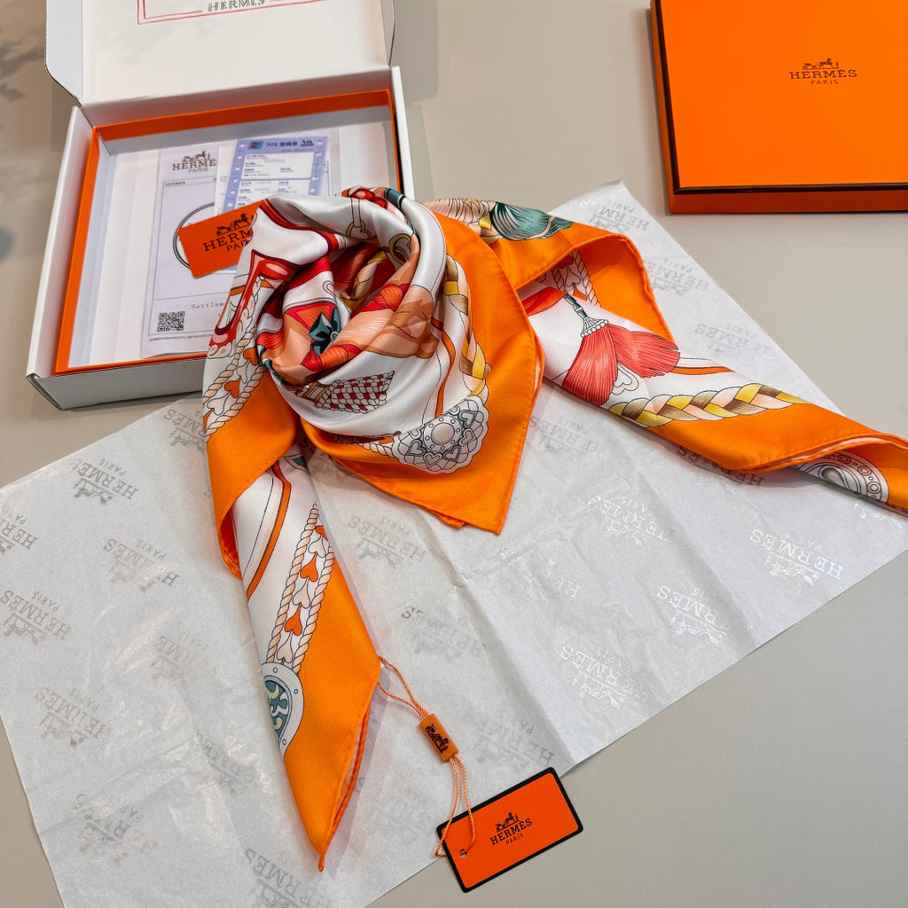 W1N46H21 Popular Silk Scarve