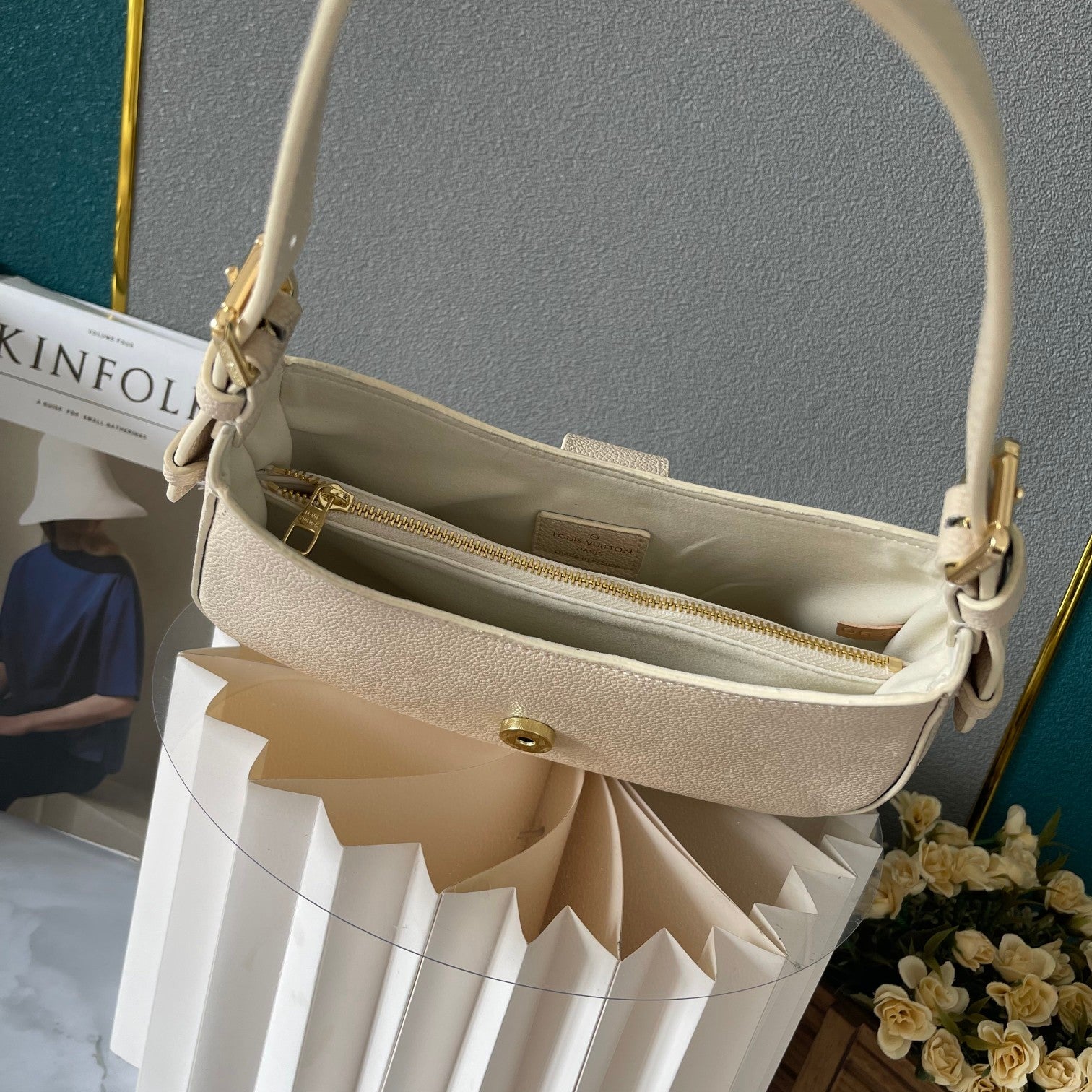 B1X44C416 Popular leather bag