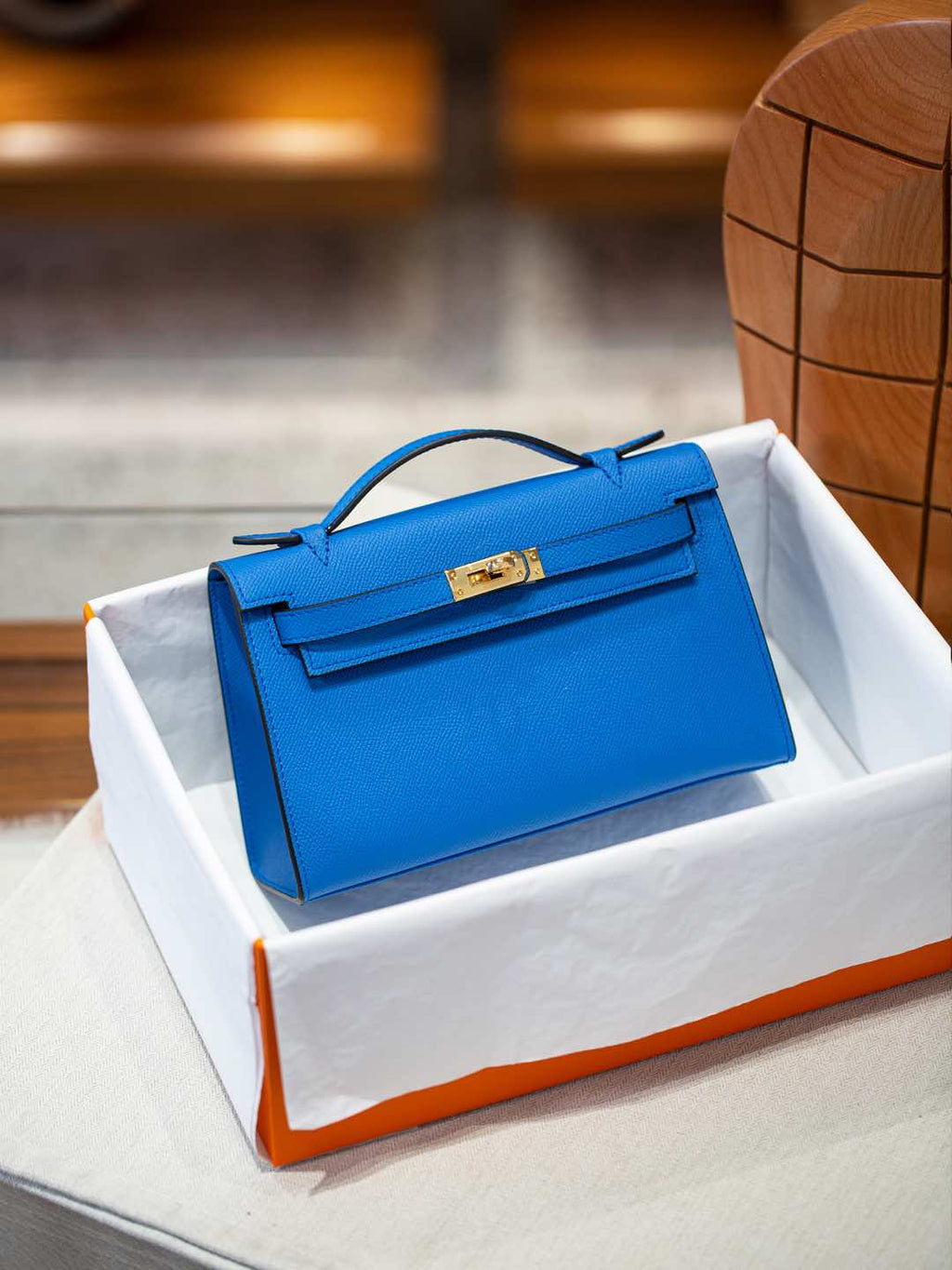 B1R66A7 Popular leather bag
