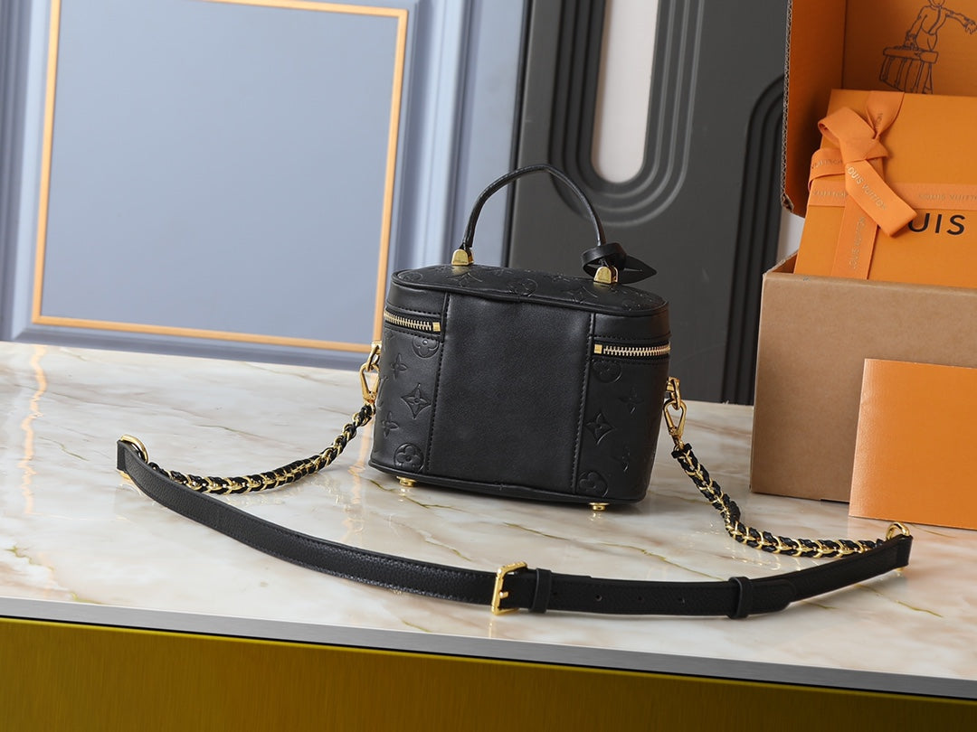 B1P76E2 Popular leather bag