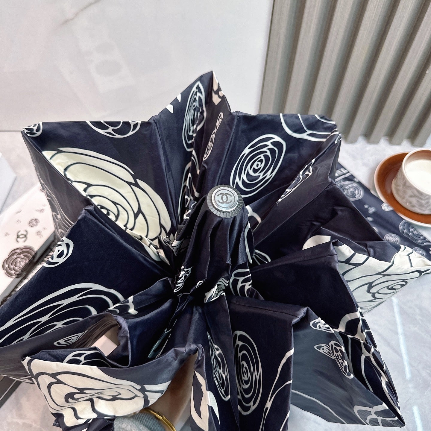 J1R85C124 Popular UV resistant umbrella