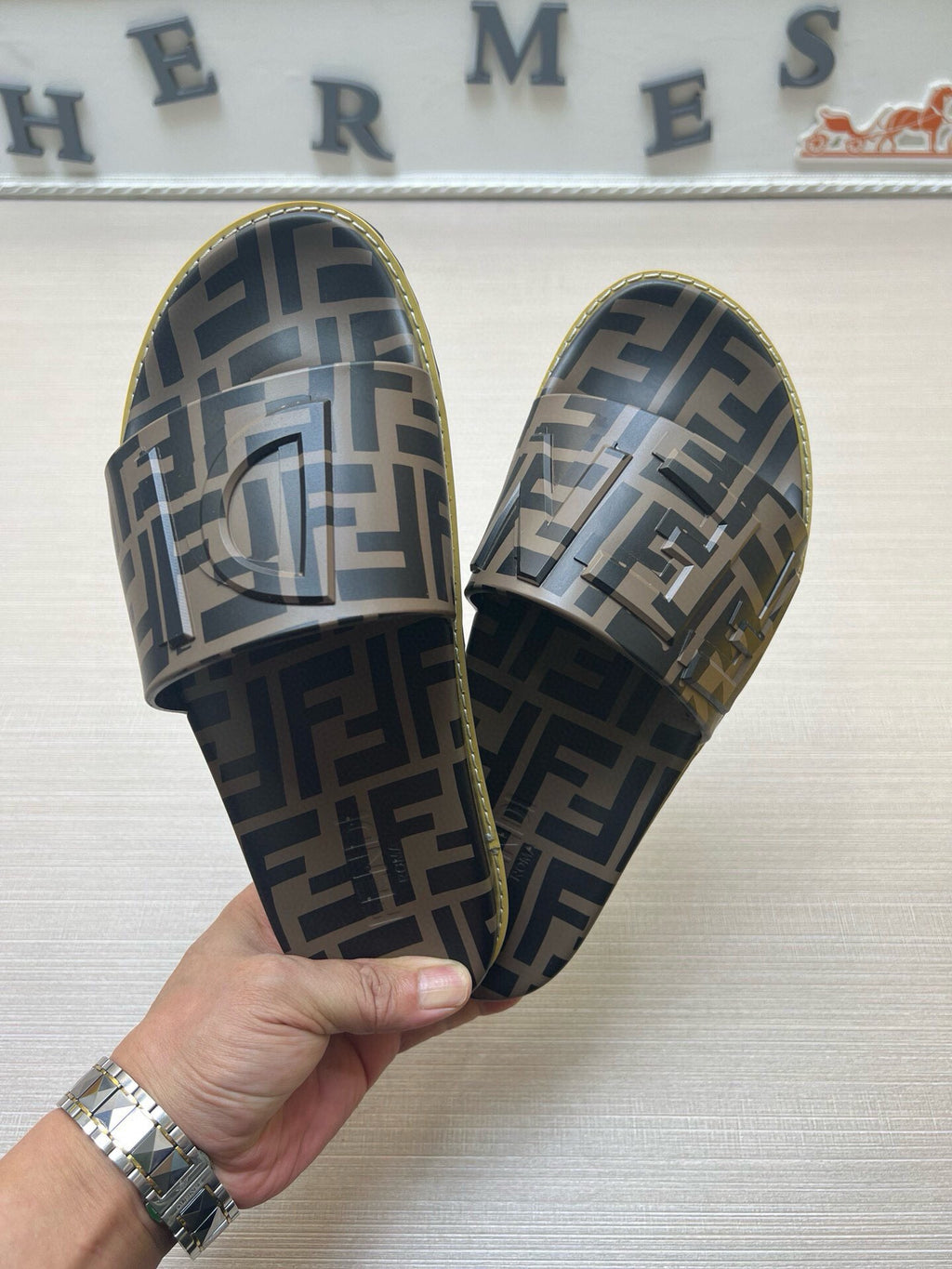 Z5Z35F282 Popular Slippers