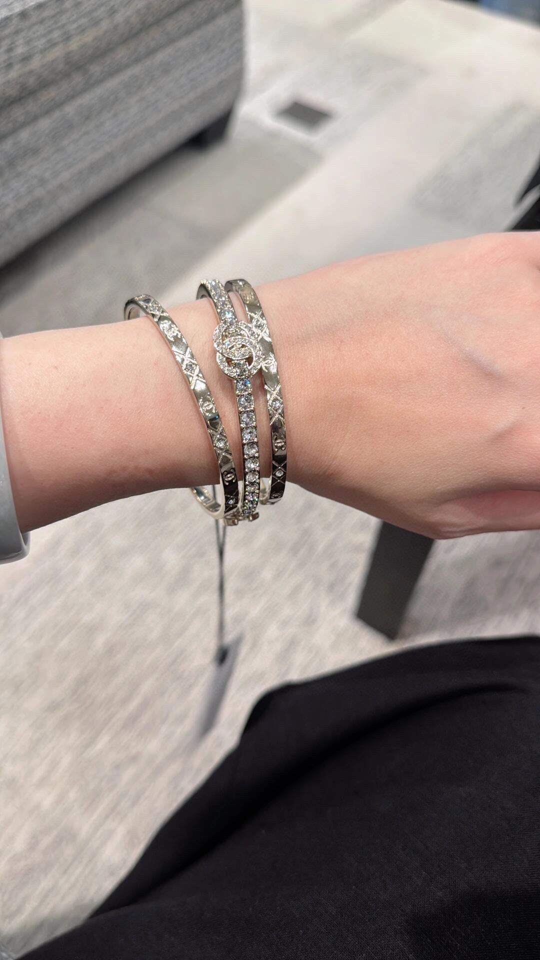 X1Q85C9K  Popular Bracelets