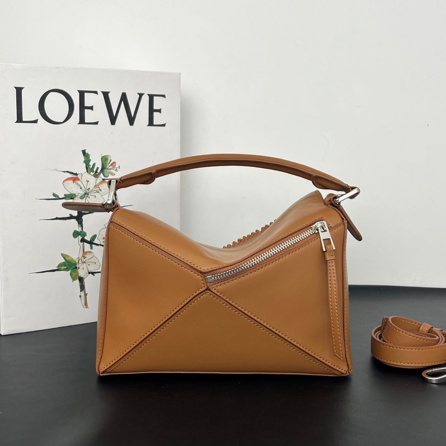 B1R66A17 Popular leather bag