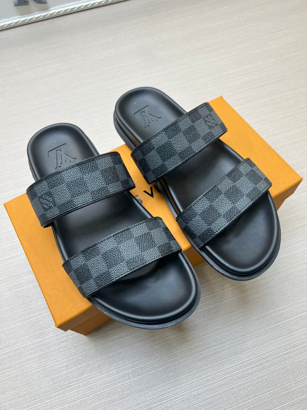 Z5ZE59 Popular slippers