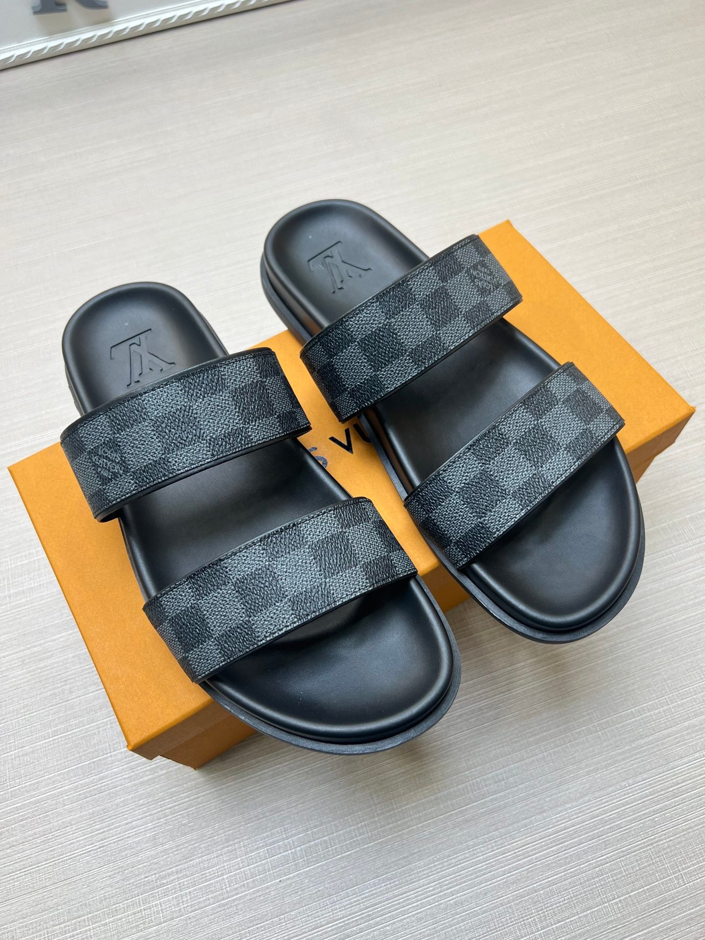 Z5ZE59 Popular slippers
