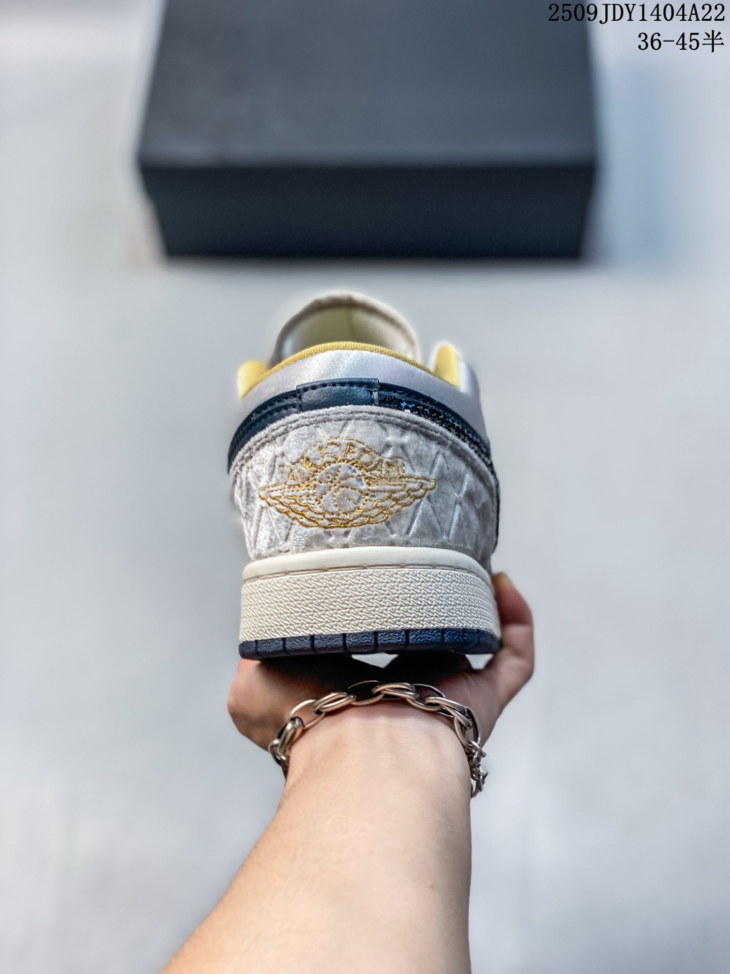 Z4Q95A74 Popular Shoes