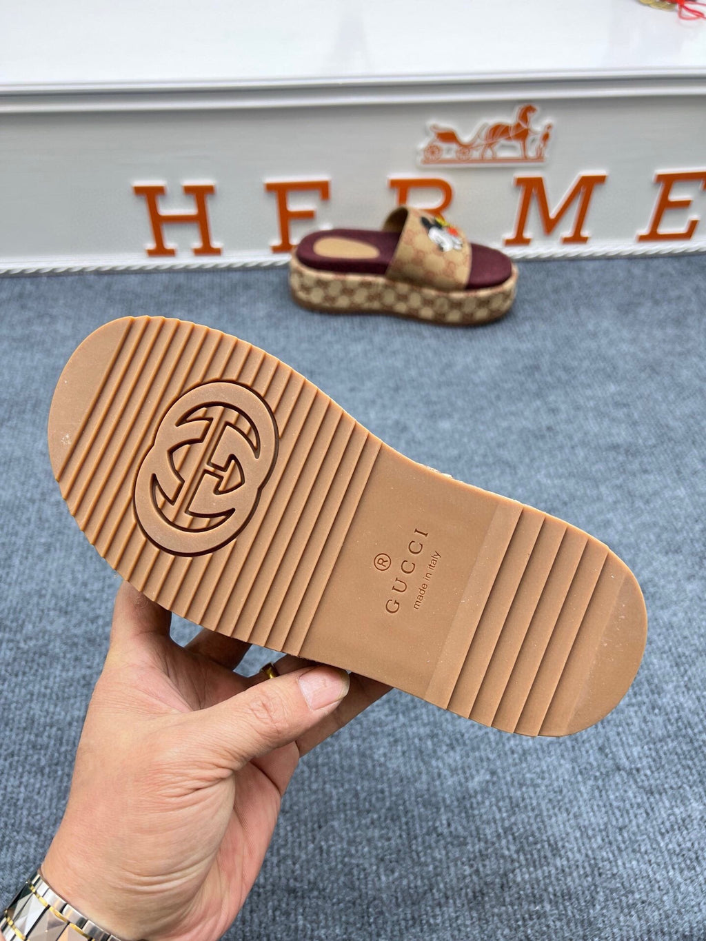 Z5ZB122 Popular slippers  Sole thickness 5.5cm