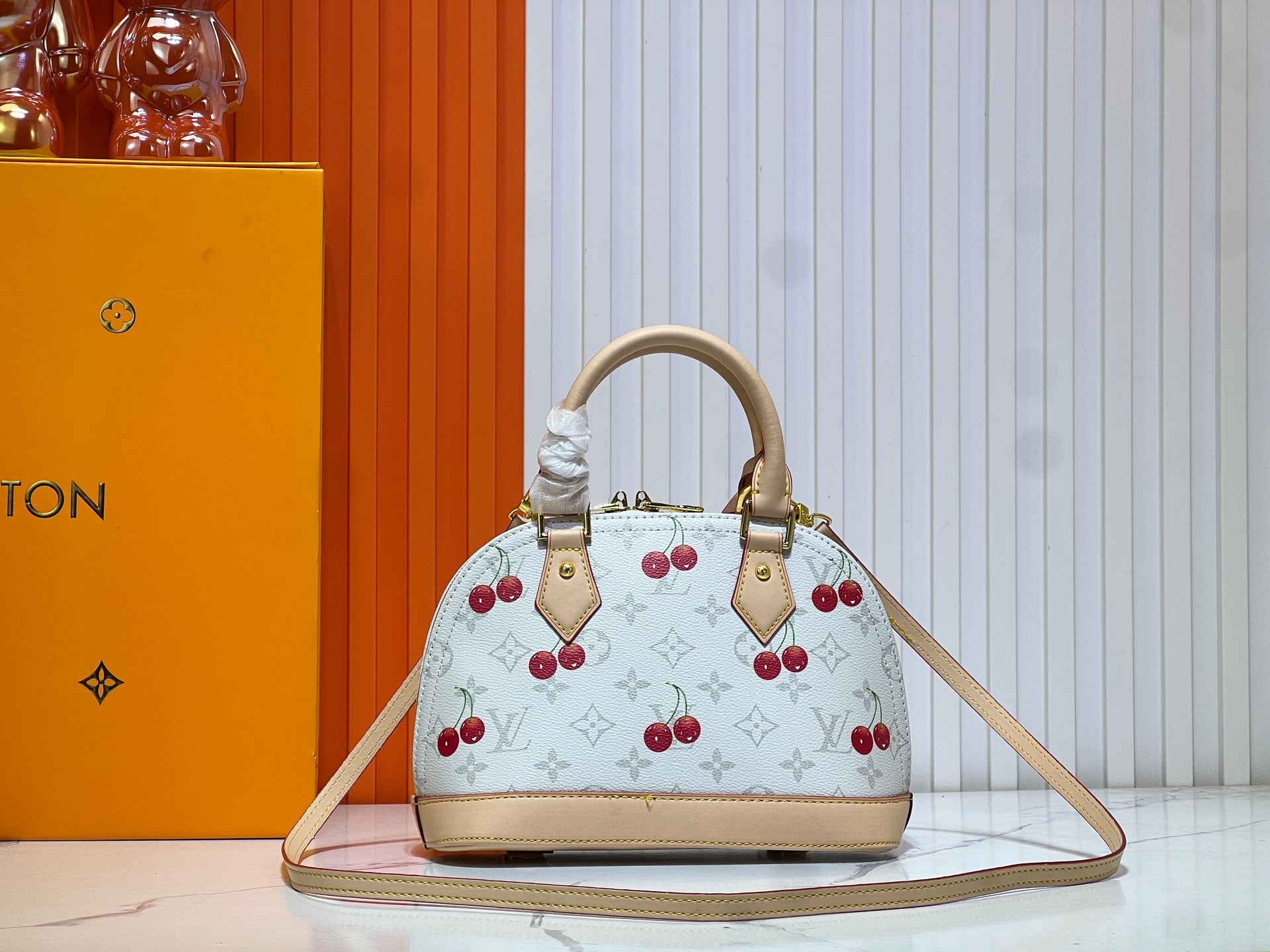 B1P46E85 Popular leather bag